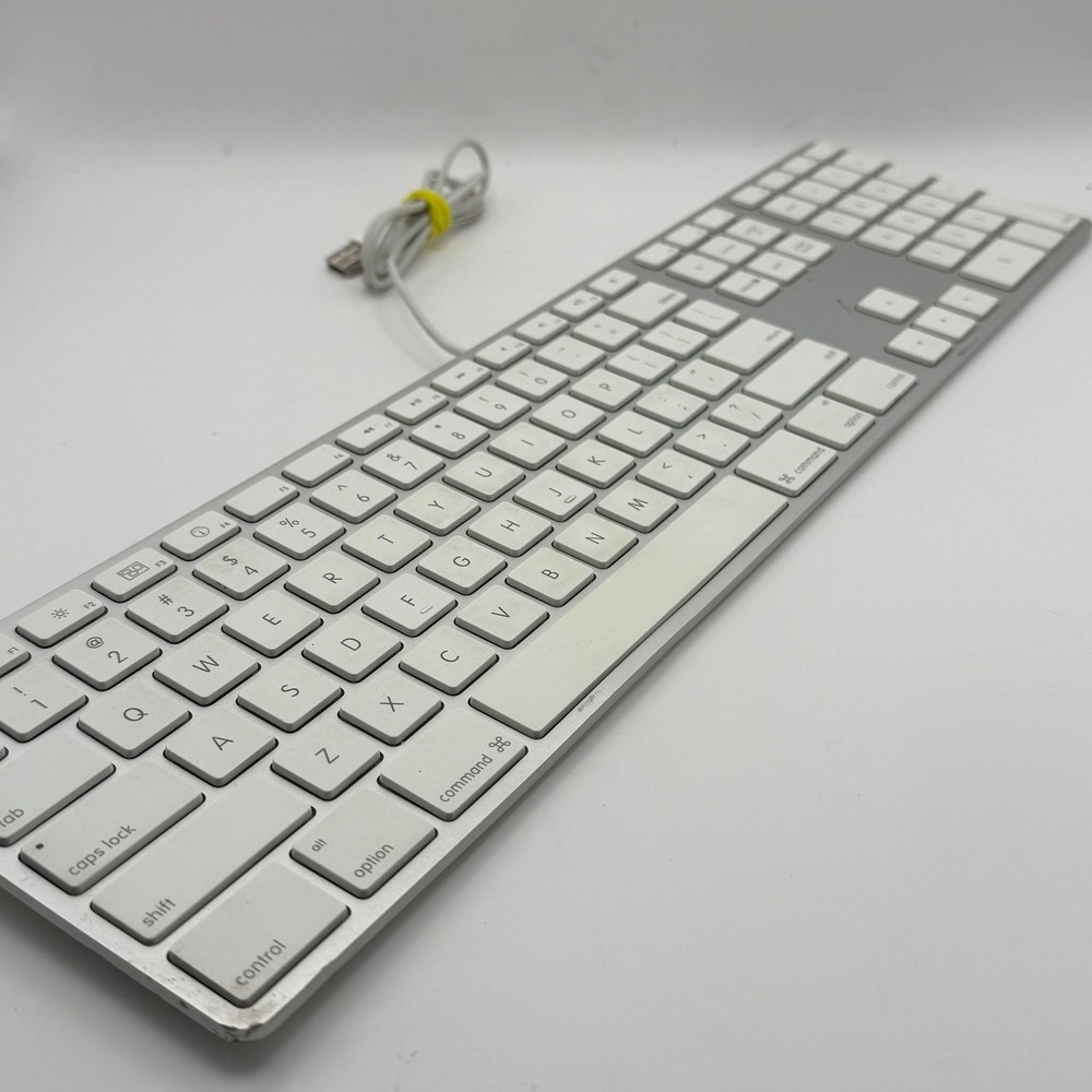 Apple Wired Aluminum Keyboard Full Size Numeric Keypad Silver White USB Cable